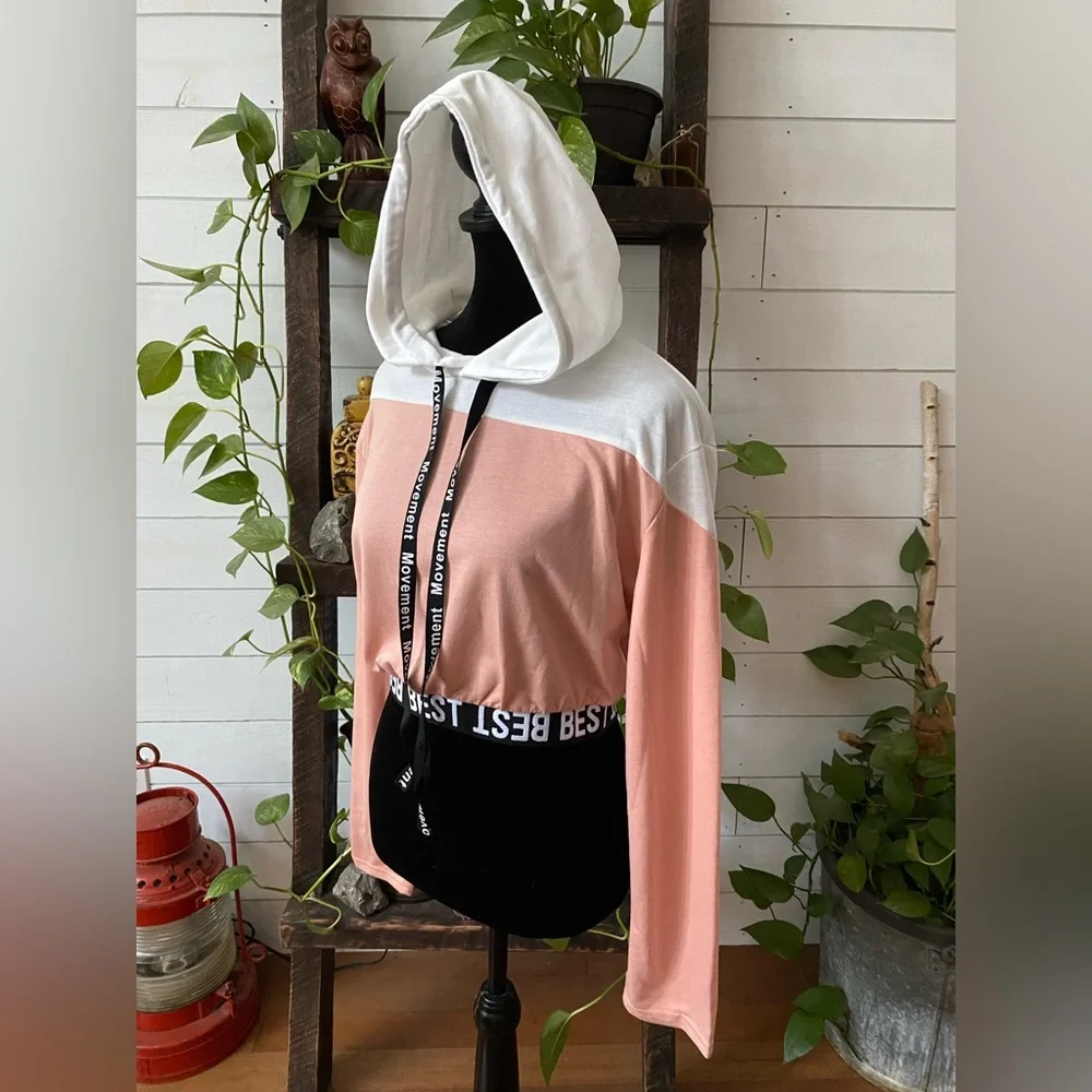 SweatyRocks: Cropped Pink and White Athletic Pullover Hoodie Sweatshirt